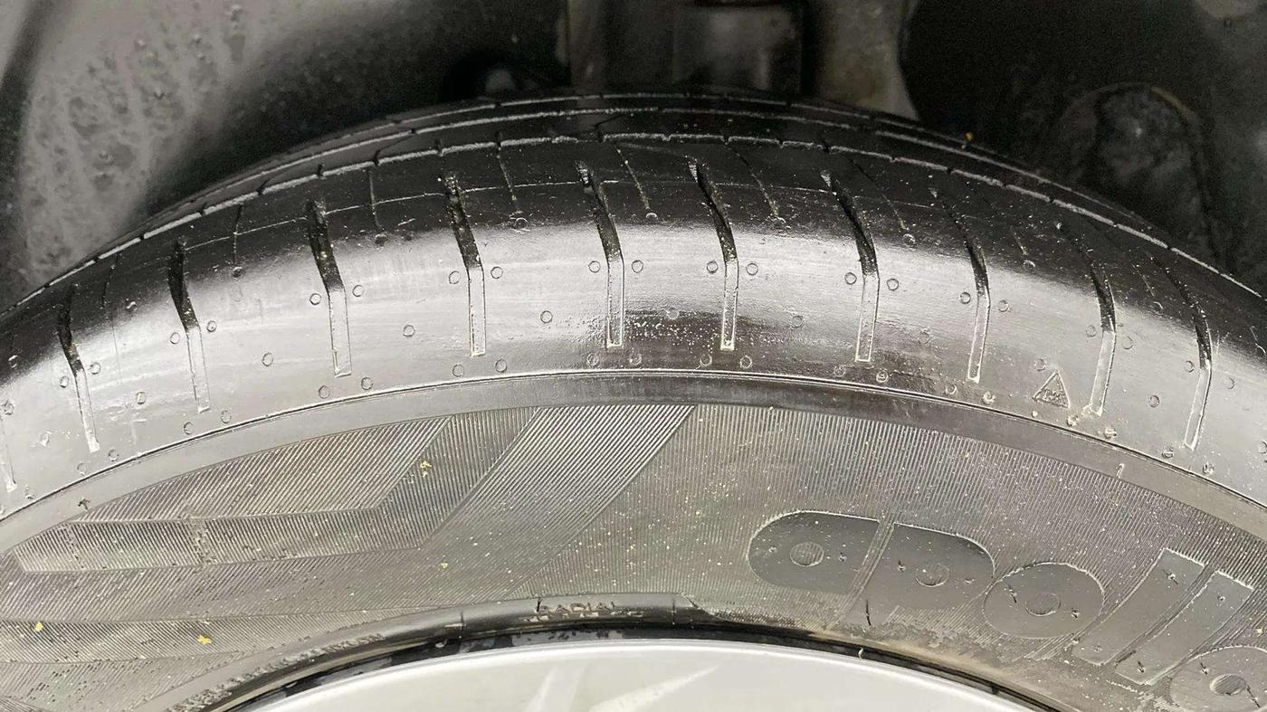 2022 Hyundai Creta E 1.5 PETROL, Petrol, Manual, 23,533 km, Left Rear Tyre Tread