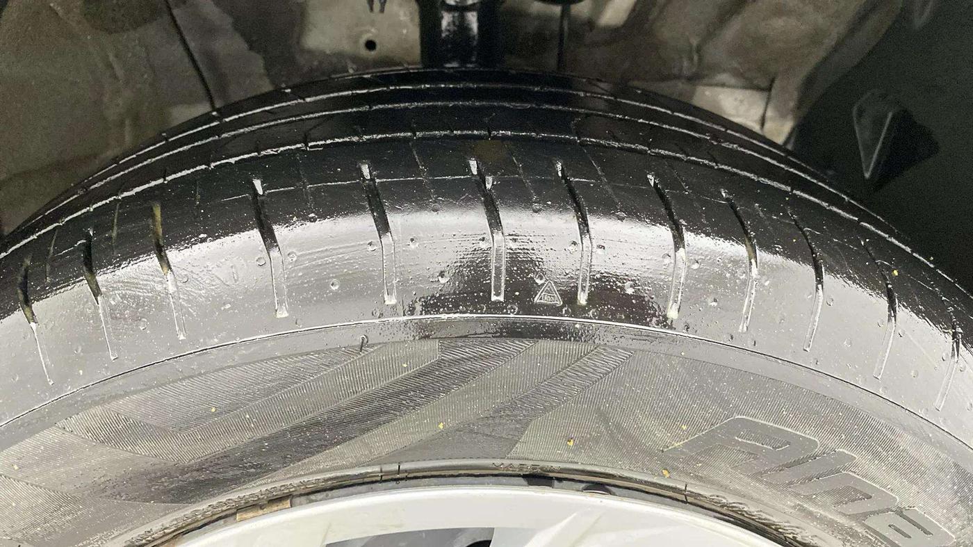 2022 Hyundai Creta E 1.5 PETROL, Petrol, Manual, 23,533 km, Right Front Tyre Tread