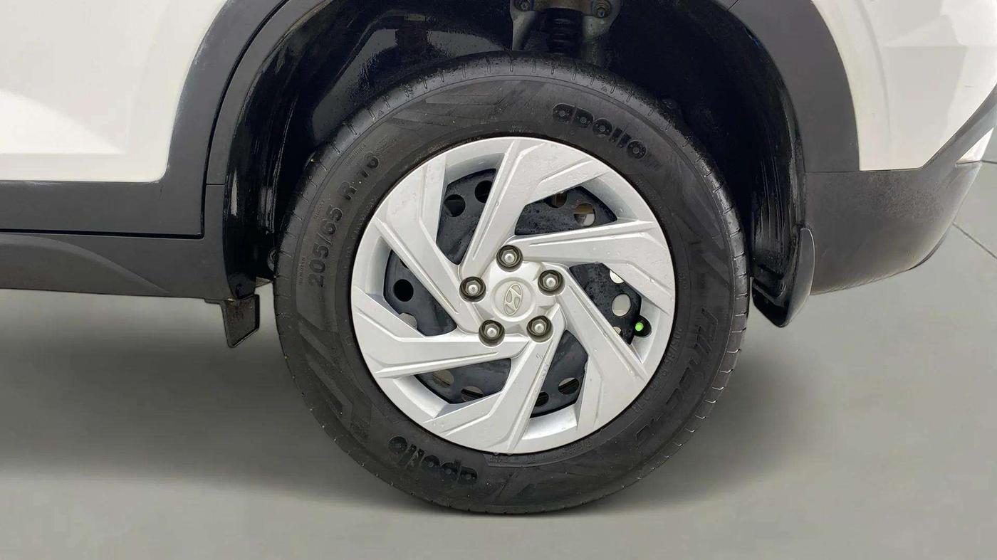 2022 Hyundai Creta E 1.5 PETROL, Petrol, Manual, 23,533 km, Left Rear Wheel