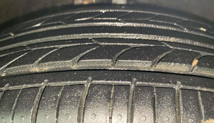 2016 Maruti Celerio ZXI AMT, Petrol, Automatic, 72,648 km, Right Front Tyre Tread