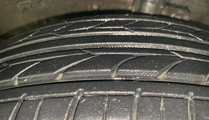 2016 Maruti Celerio ZXI AMT, Petrol, Automatic, 72,648 km, Left Front Tyre Tread