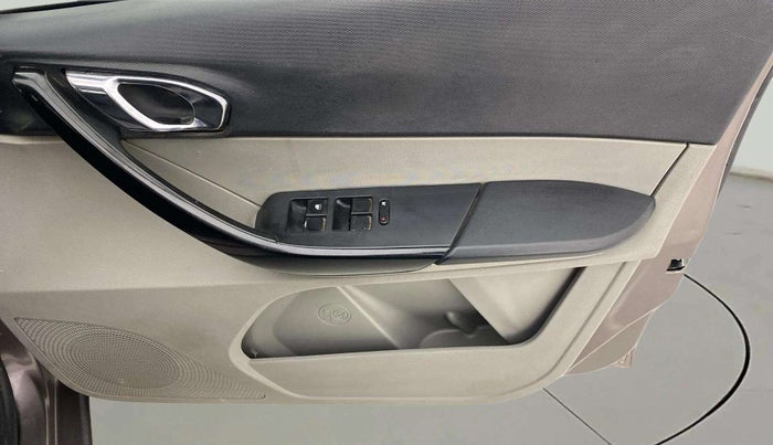 2018 Tata Tiago XZA PETROL, Petrol, Automatic, 70,951 km, Driver Side Door Panels Control