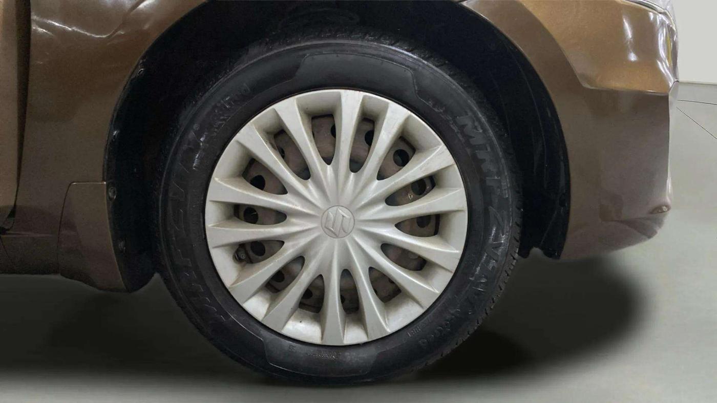 2017 Maruti Ciaz DELTA 1.4 MT PETROL, Petrol, Manual, 35,699 km, Right Front Wheel