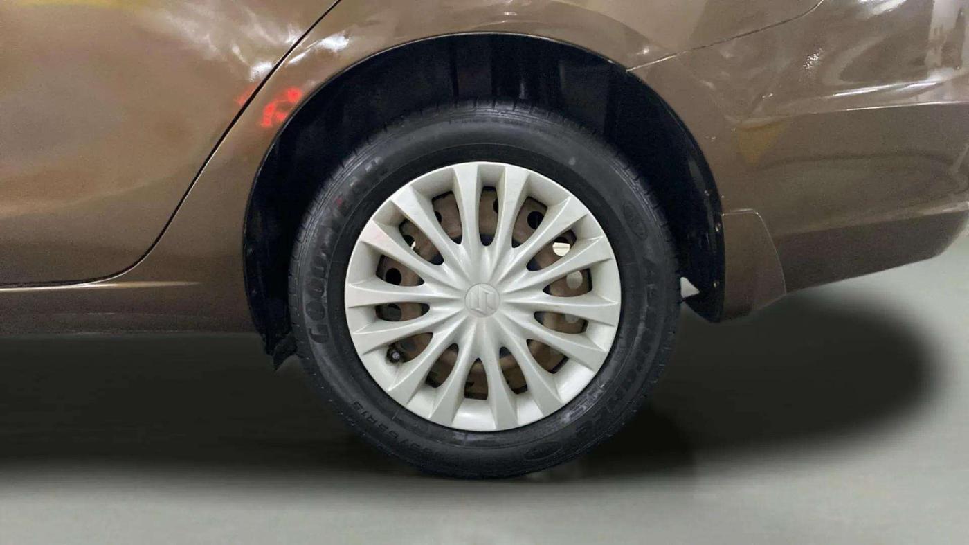 2017 Maruti Ciaz DELTA 1.4 MT PETROL, Petrol, Manual, 35,699 km, Left Rear Wheel