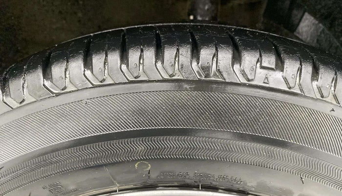 2021 Maruti Ertiga ZXI+ SHVS, Petrol, Manual, 27,439 km, Right Front Tyre Tread