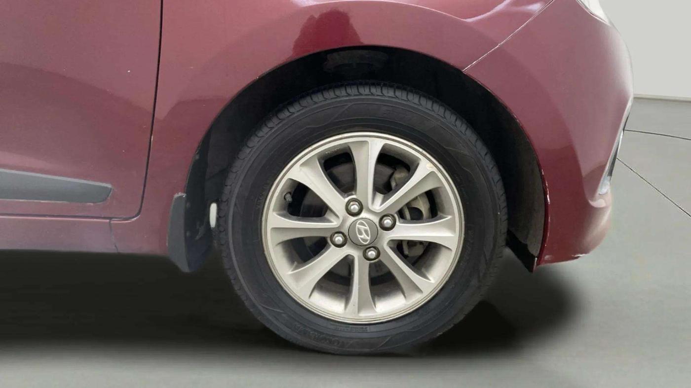 2015 Hyundai Grand i10 ASTA (O) 1.2 KAPPA VTVT, Petrol, Manual, 36,719 km, Right Front Wheel