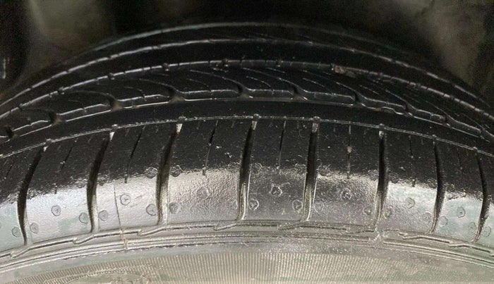 2020 Volkswagen Polo HIGHLINE PLUS 1.0, Petrol, Manual, 34,938 km, Right Rear Tyre Tread