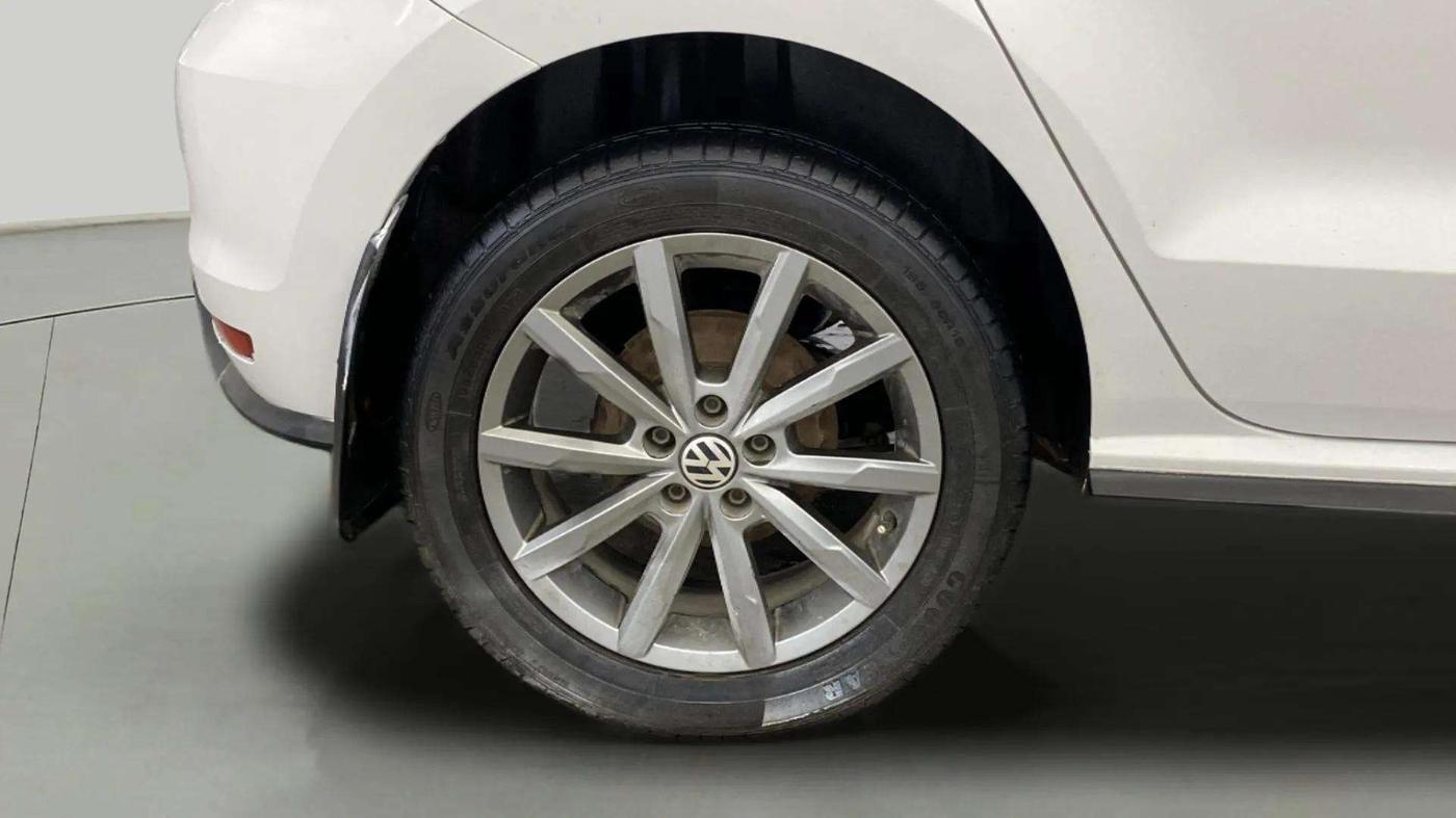 2020 Volkswagen Polo HIGHLINE PLUS 1.0, Petrol, Manual, 35,056 km, Right Rear Wheel
