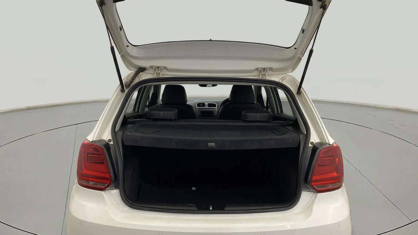 2020 Volkswagen Polo HIGHLINE PLUS 1.0, Petrol, Manual, 35,056 km, Boot Open Zoomed View