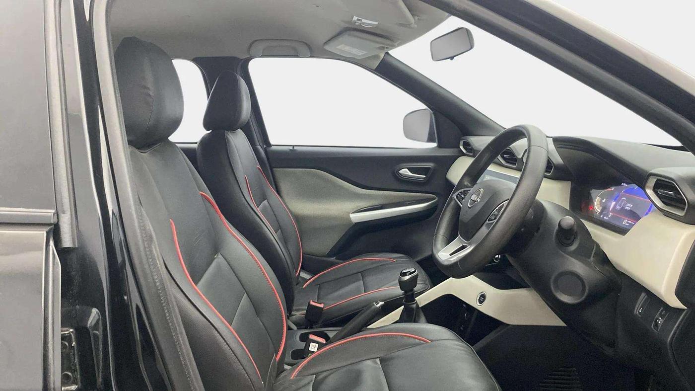 2023 Nissan MAGNITE XV MT, Petrol, Manual, 30,593 km, Right Side Front Door Cabin