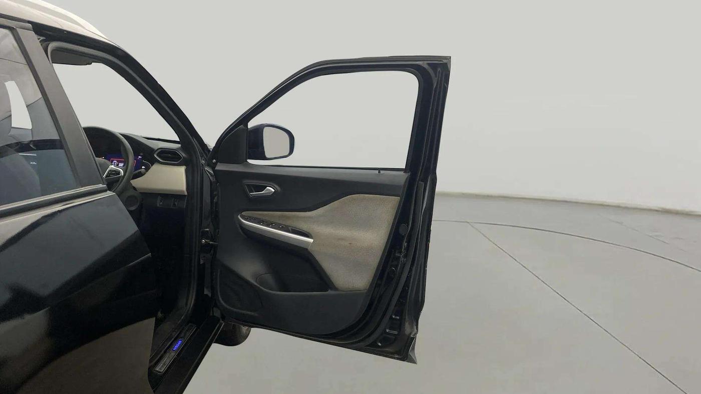2023 Nissan MAGNITE XV MT, Petrol, Manual, 30,593 km, RHS Front Door