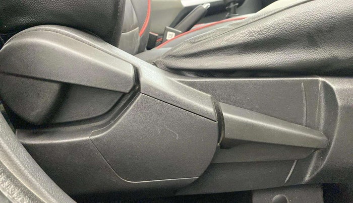 2023 Nissan MAGNITE XV MT, Petrol, Manual, 30,593 km, Driver Side Adjustment Panel