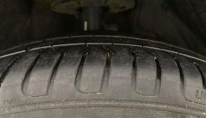 2018 Maruti Baleno ZETA PETROL 1.2, Petrol, Manual, 68,092 km, Right Front Tyre Tread