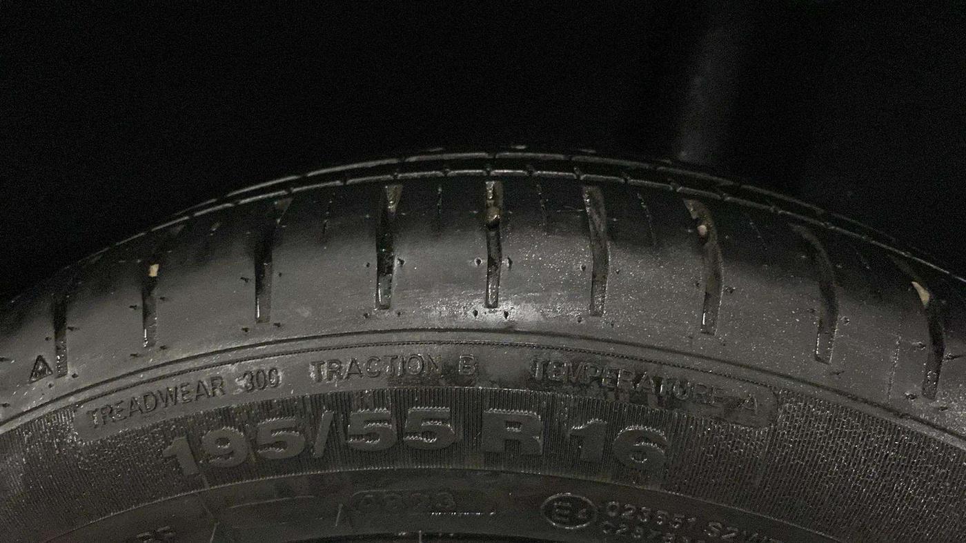 2019 Maruti Baleno ZETA CVT PETROL 1.2, Petrol, Automatic, 52,206 km, Left Rear Tyre Tread