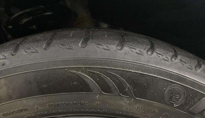 2021 Skoda KUSHAQ STYLE 1.0L TSI MT, Petrol, Manual, 49,263 km, Right Front Tyre Tread