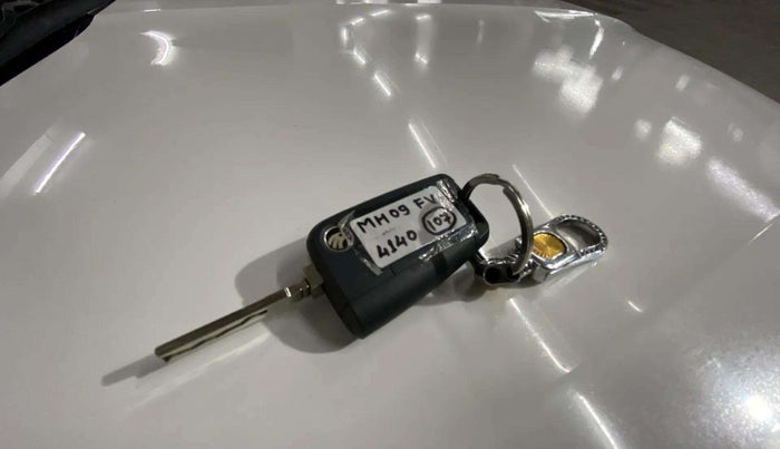 2021 Skoda KUSHAQ STYLE 1.0L TSI MT, Petrol, Manual, 49,263 km, Key Close Up