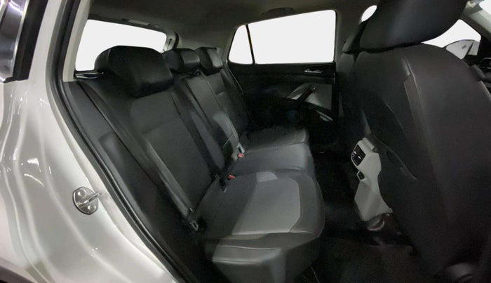 2021 Skoda KUSHAQ STYLE 1.0L TSI MT, Petrol, Manual, 49,263 km, Right Side Rear Door Cabin