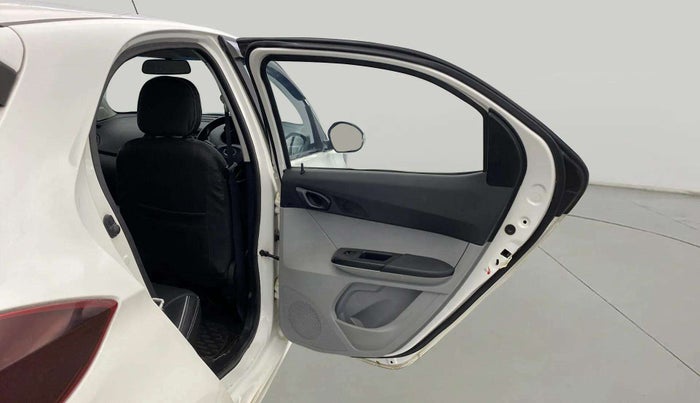 2020 Tata Tiago XT PETROL, CNG, Manual, 83,956 km, RHS Rear Door