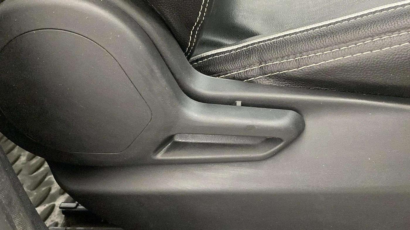 2020 Tata Tiago XT PETROL, CNG, Manual, 83,956 km, Driver Side Adjustment Panel