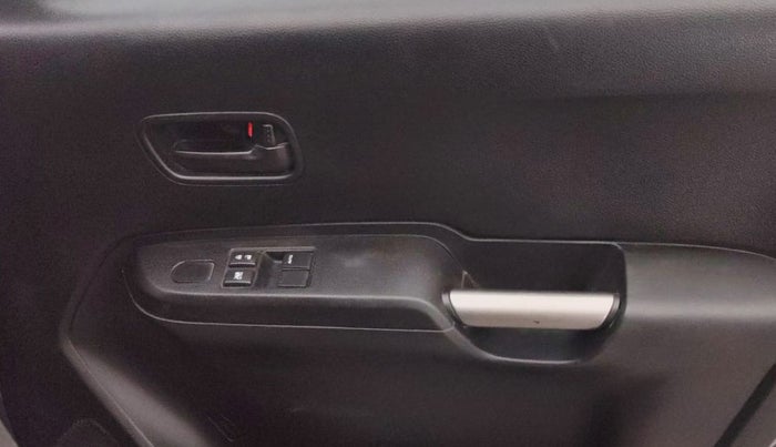 2022 Maruti IGNIS SIGMA 1.2, Petrol, Manual, 39,108 km, Driver Side Door Panels Control