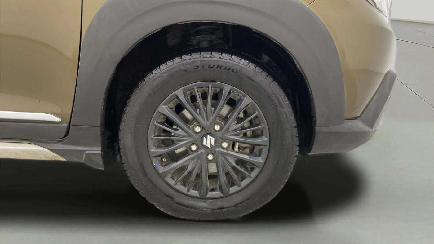 2019 Maruti XL6 ALPHA MT, Petrol, Manual, 98,184 km, Right Front Wheel