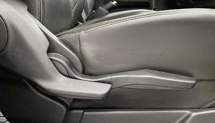 2019 Maruti XL6 ALPHA MT, Petrol, Manual, 98,058 km, Driver Side Adjustment Panel