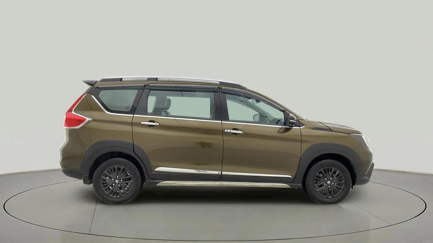 2019 Maruti XL6 ALPHA MT, Petrol, Manual, 98,184 km, Right Side View
