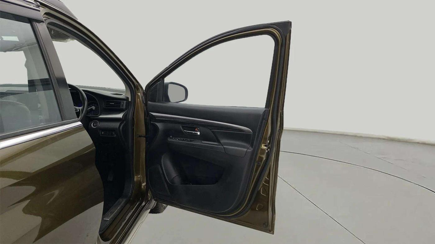 2019 Maruti XL6 ALPHA MT, Petrol, Manual, 98,184 km, RHS Front Door