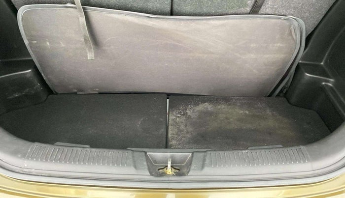 2019 Maruti XL6 ALPHA MT, Petrol, Manual, 98,058 km, Boot Inside