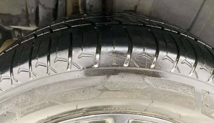 2019 Maruti XL6 ALPHA MT, Petrol, Manual, 98,058 km, Right Rear Tyre Tread