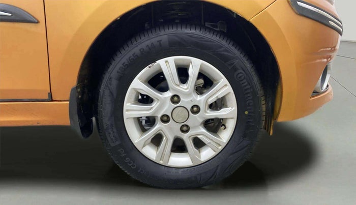 2017 Tata Tiago XZ PETROL, Petrol, Manual, 29,777 km, Right Front Wheel