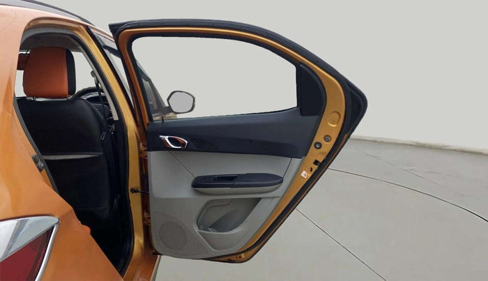 2017 Tata Tiago XZ PETROL, Petrol, Manual, 29,777 km, RHS Rear Door