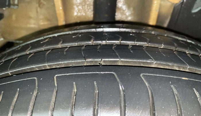 2017 Tata Tiago XZ PETROL, Petrol, Manual, 29,777 km, Right Rear Tyre Tread