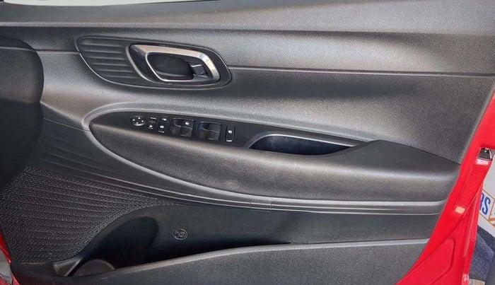 2022 Hyundai NEW I20 Sportz 1.2 IVT, Petrol, Automatic, 17,129 km, Driver Side Door Panels Control