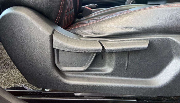 2022 Hyundai NEW I20 Sportz 1.2 IVT, Petrol, Automatic, 17,129 km, Driver Side Adjustment Panel