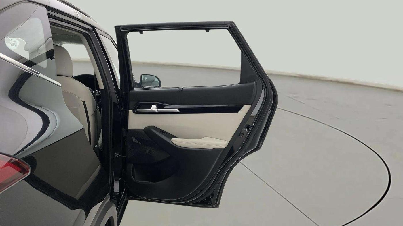 2023 KIA SELTOS  HTX 1.5 PETROL MT, Petrol, Manual, 25,175 km, RHS Rear Door