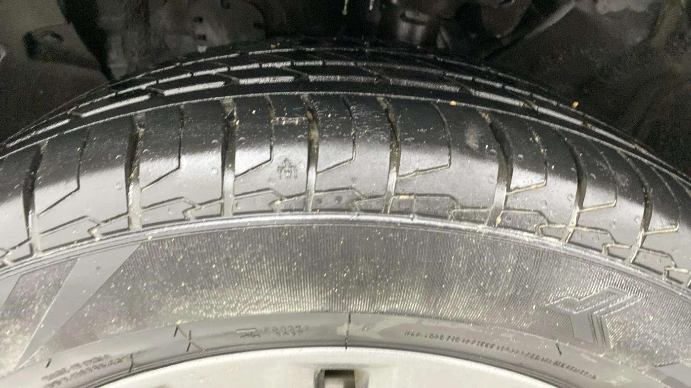 2023 KIA SELTOS  HTX 1.5 PETROL MT, Petrol, Manual, 25,175 km, Left Front Tyre Tread