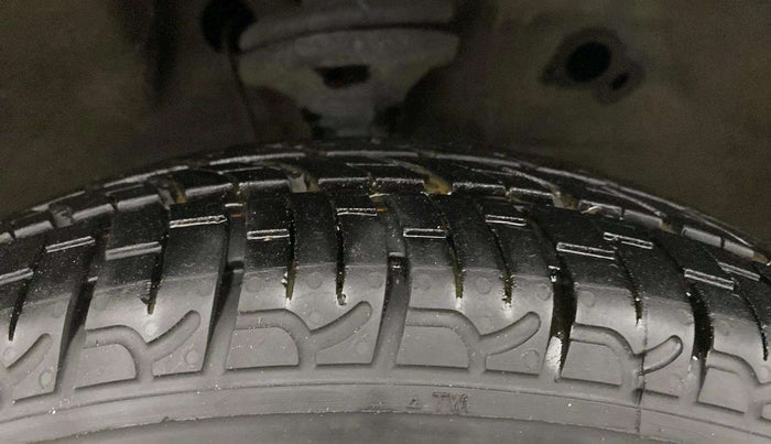 2016 Maruti Wagon R 1.0 VXI, Petrol, Manual, 8,632 km, Right Front Tyre Tread