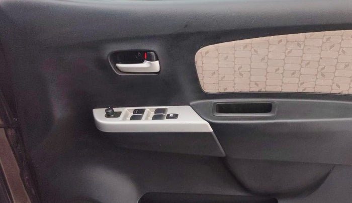 2016 Maruti Wagon R 1.0 VXI, Petrol, Manual, 8,632 km, Driver Side Door Panels Control