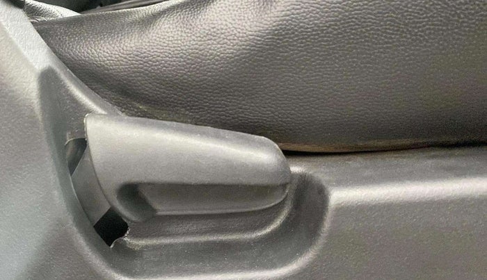 2016 Maruti Wagon R 1.0 VXI, Petrol, Manual, 8,632 km, Driver Side Adjustment Panel