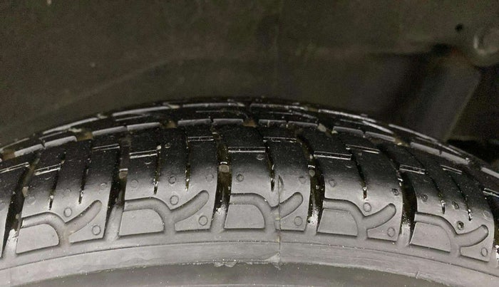 2016 Maruti Wagon R 1.0 VXI, Petrol, Manual, 8,632 km, Left Rear Tyre Tread