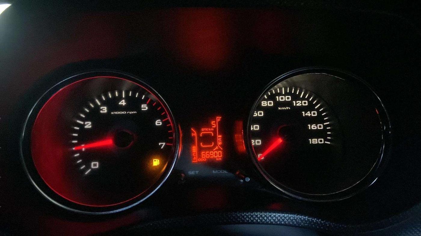 2018 Mahindra TUV300 T10, Diesel, Manual, 66,917 km, Odometer Image