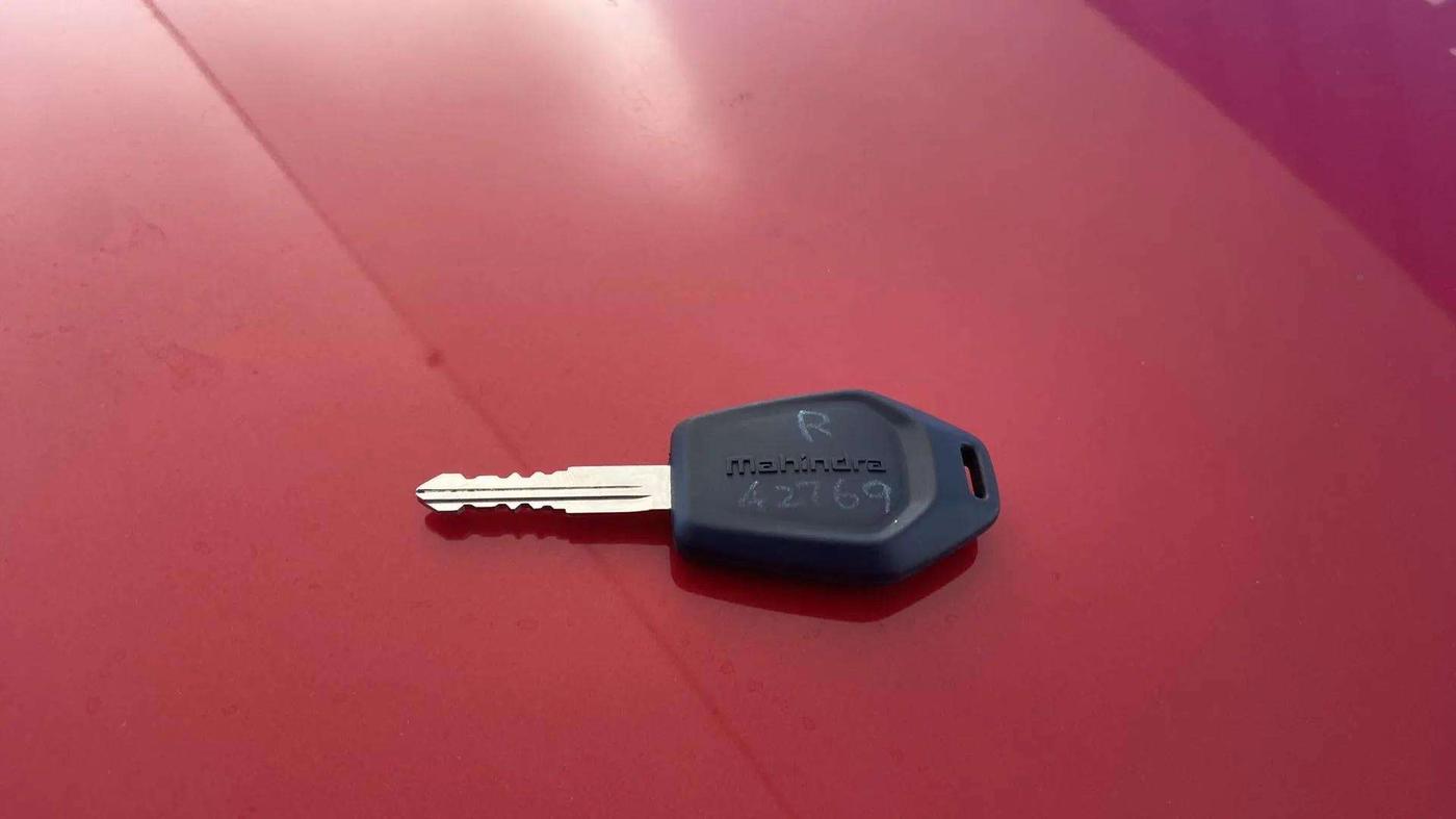 2018 Mahindra TUV300 T10, Diesel, Manual, 66,917 km, Key Close Up