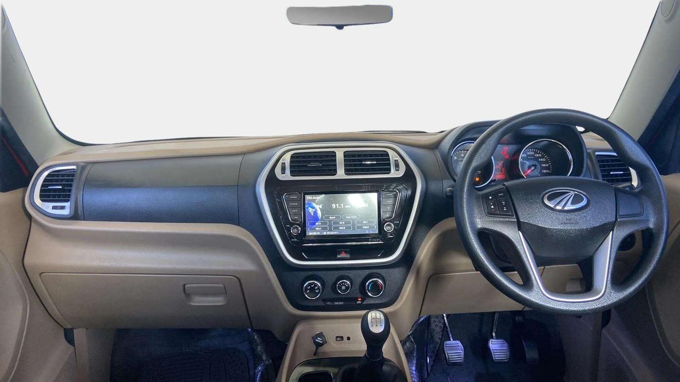 2018 Mahindra TUV300 T10, Diesel, Manual, 66,917 km, Dashboard