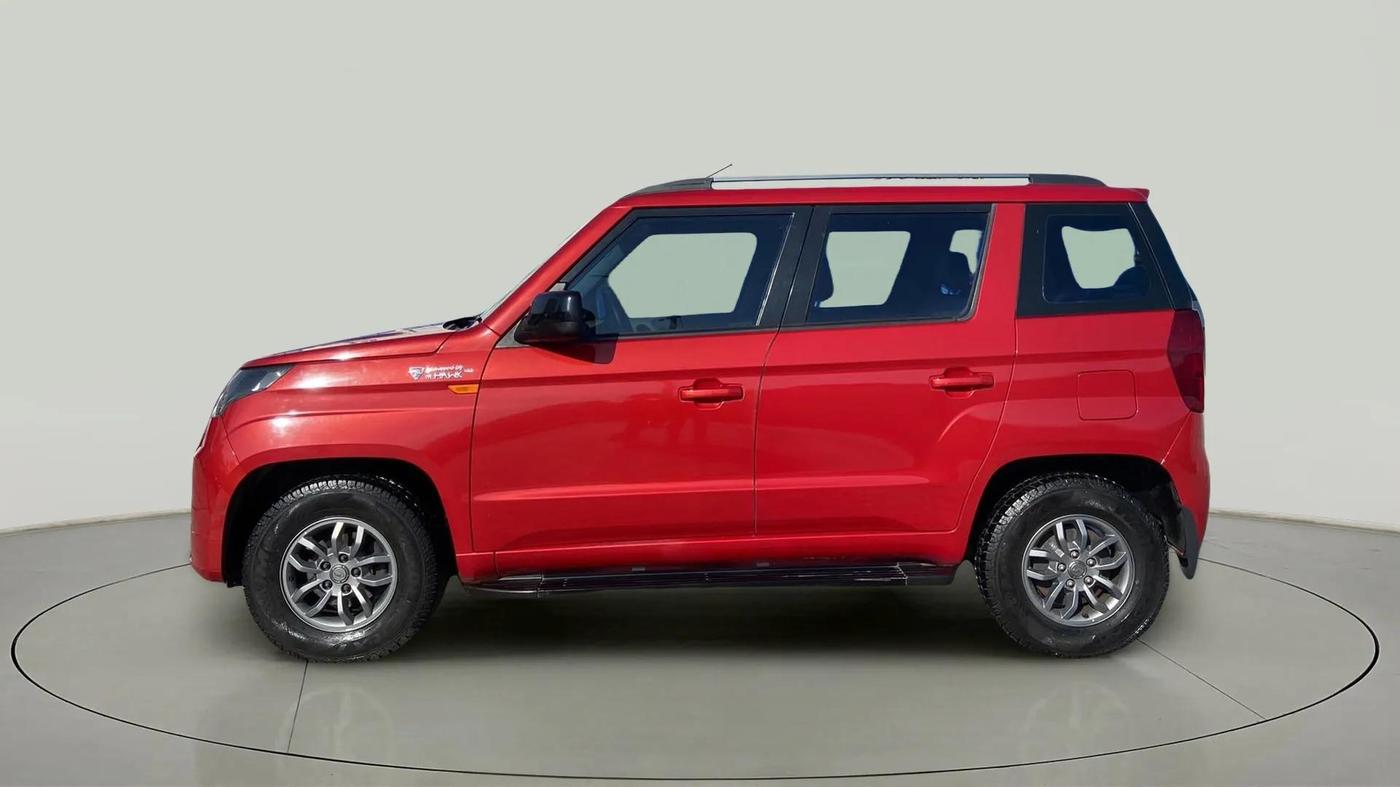 2018 Mahindra TUV300 T10, Diesel, Manual, 66,917 km, Left Side