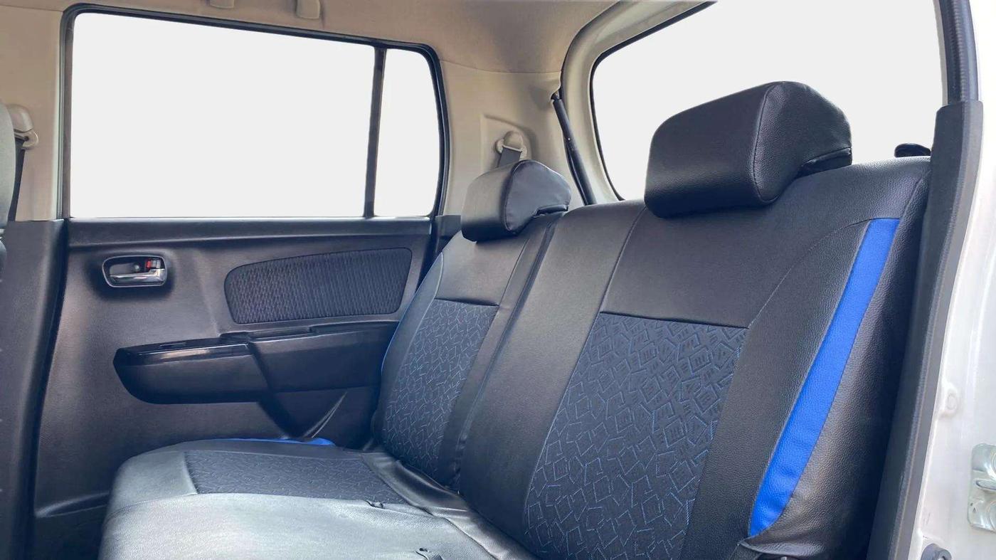 2015 Maruti Wagon R Stingray VXI, Petrol, Manual, 31,742 km, Right Side Rear Door Cabin