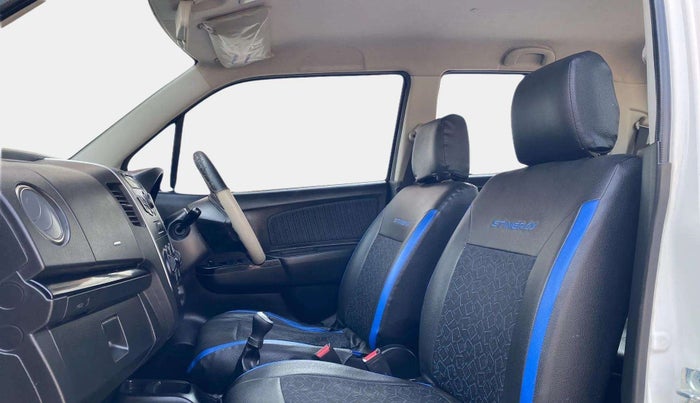 2015 Maruti Wagon R Stingray VXI, Petrol, Manual, 31,742 km, Right Side Front Door Cabin