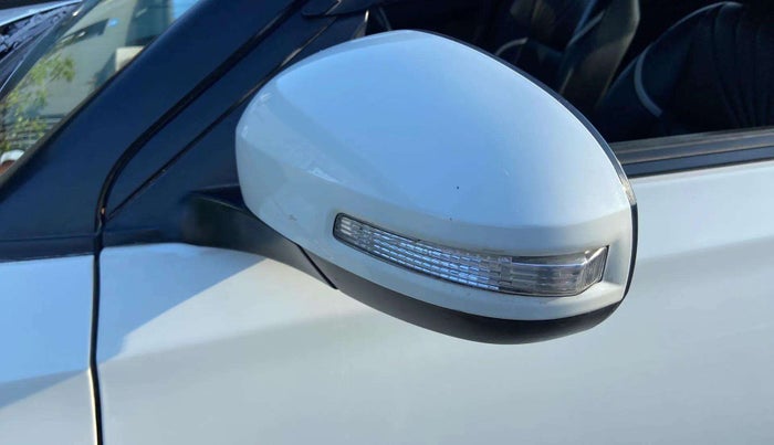 2021 Maruti Vitara Brezza VXI, Petrol, Manual, 42,854 km, Left rear-view mirror - Indicator light has minor damage