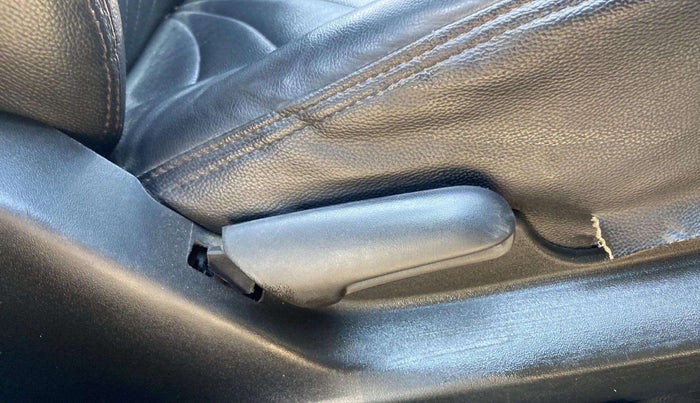 2021 Maruti Vitara Brezza VXI, Petrol, Manual, 42,854 km, Driver Side Adjustment Panel