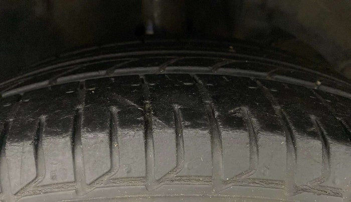 2017 Maruti Baleno DELTA CVT PETROL 1.2, Petrol, Automatic, 9,846 km, Right Front Tyre Tread